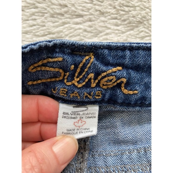 Silver Women’s Jean Shorts Distressed Waist 28 Sammy Short - Picture 3 of 12